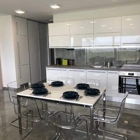 Rezeda Apartment *